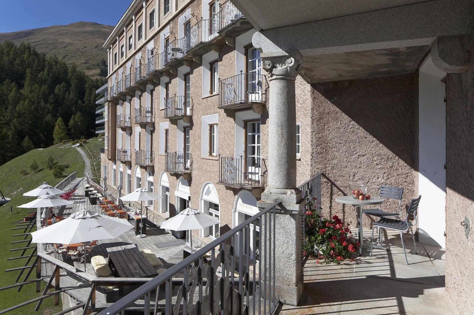 Hotel Castell Zuoz Exterior photo