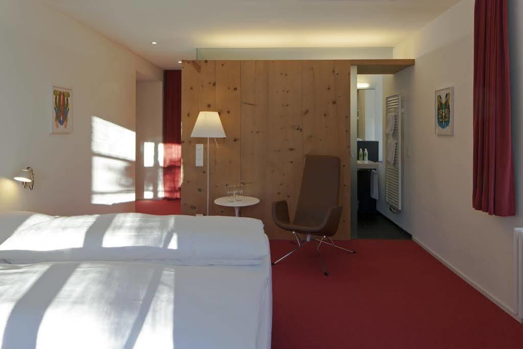 Hotel Castell Zuoz Exterior photo